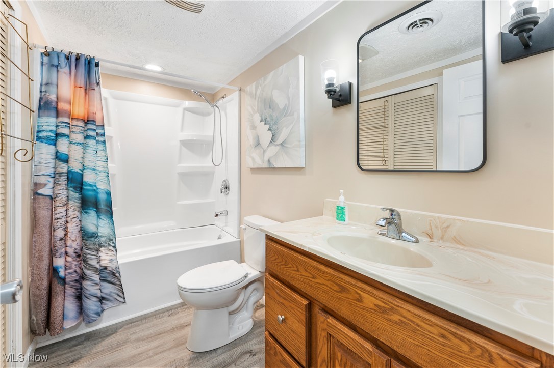 4089 Faircrest Street, Canton, Ohio image 24