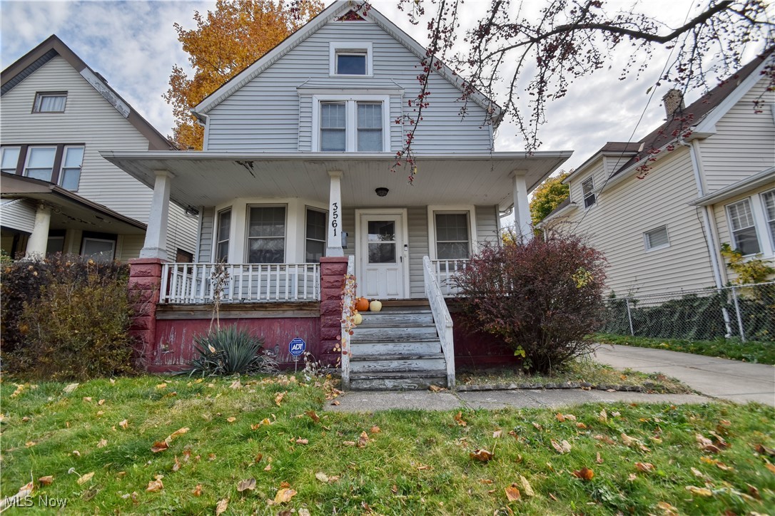 Turnkey investment opportunity! Income-producing property with a reliable tenant in place, paying $1,150, offering immediate cash flow. Ideal for investors seeking hassle-free, passive income. Don’t miss your chance at this ready-to-go property!