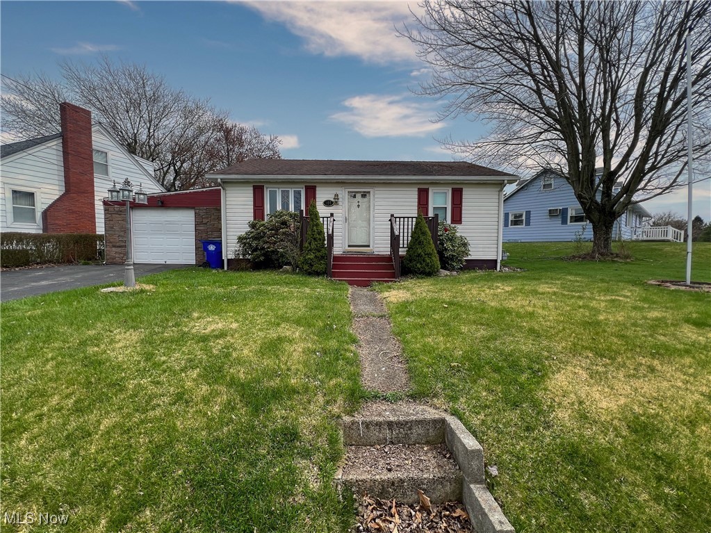 106 N Surry Road, East Liverpool, Ohio image 1
