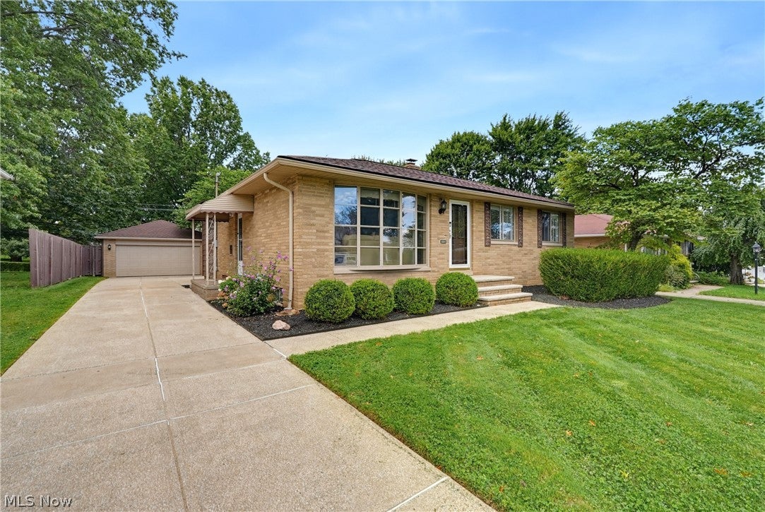 7386 Meadow Lane