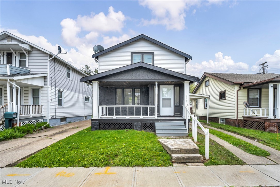 1703 Crestline Avenue