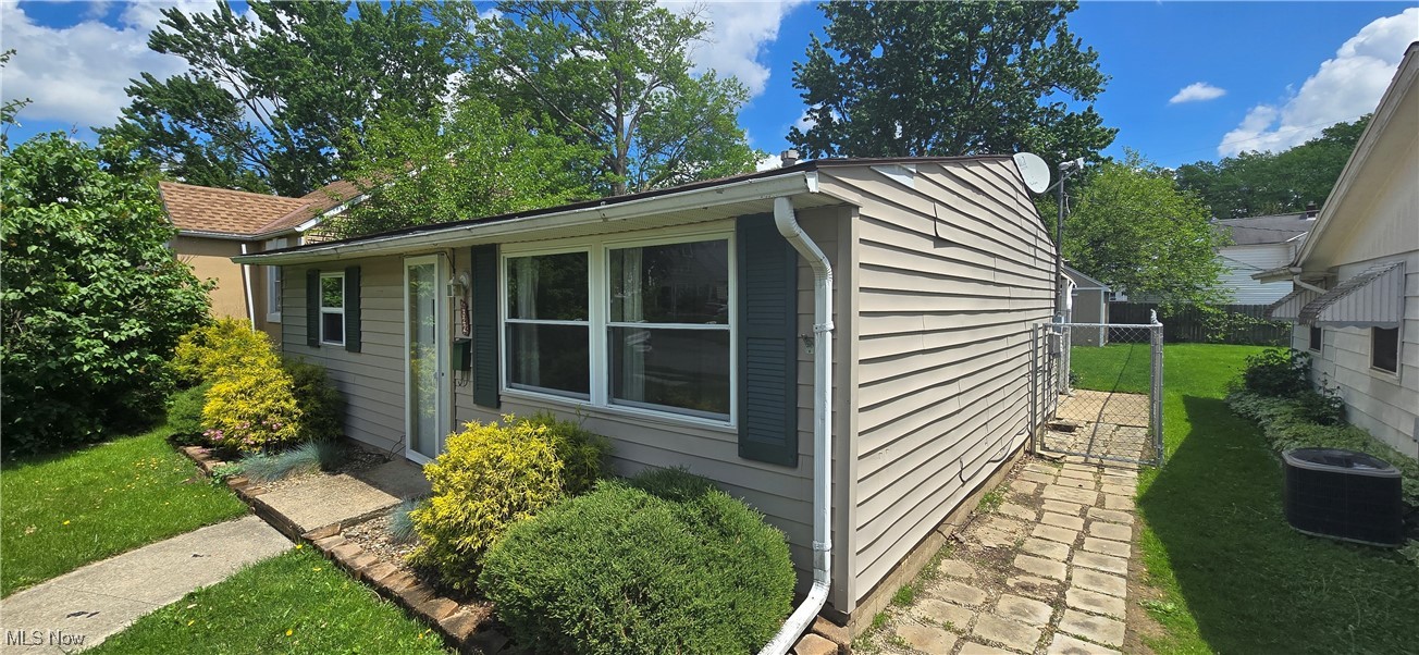322 Concord Avenue, Elyria, Ohio image 2