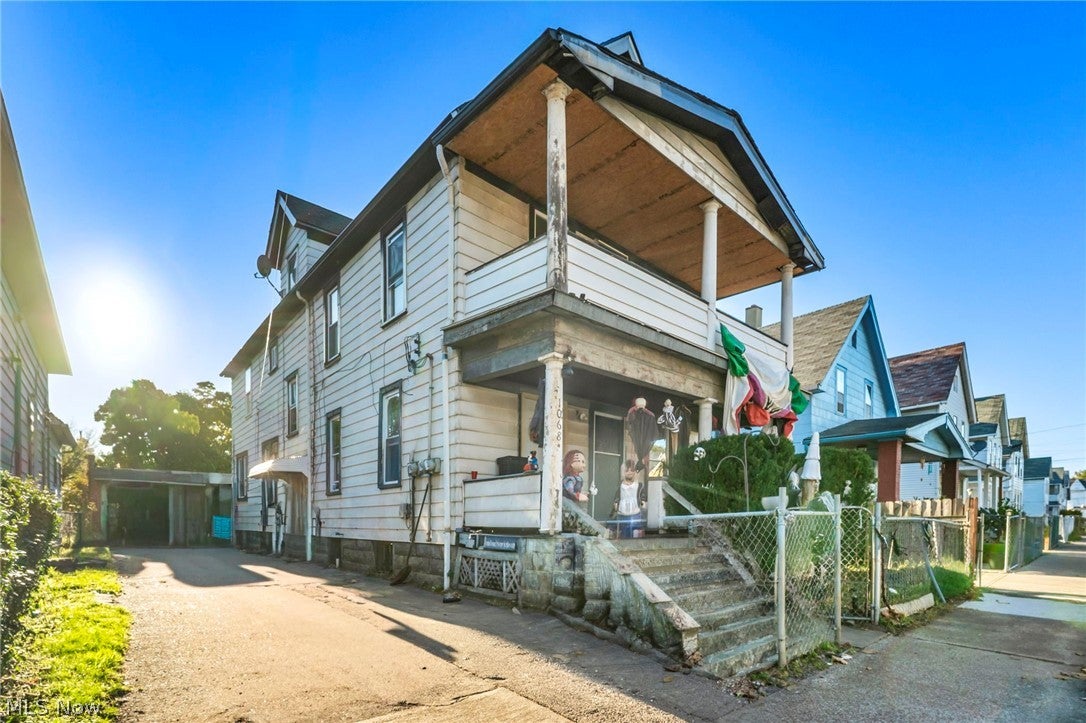 1068 E 68th Street