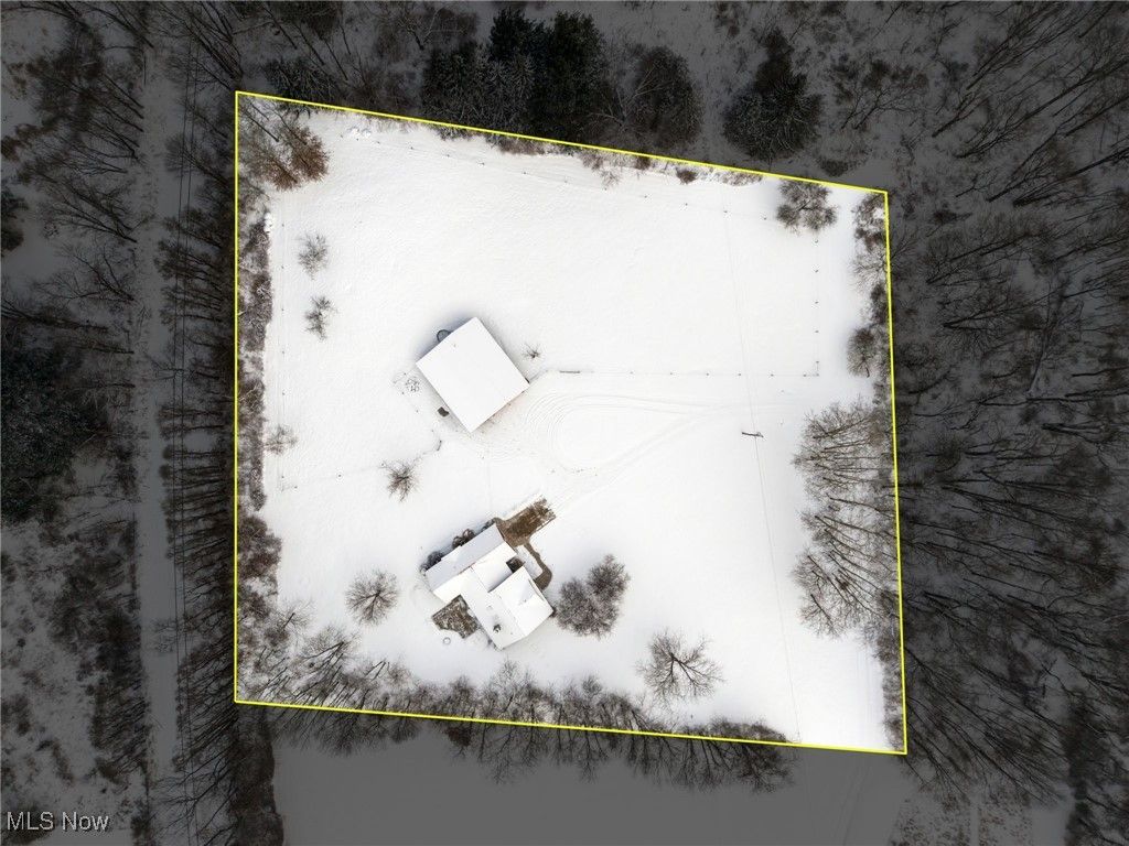 Photo of 2611 Smith Kramer Street NE, Hartville, OH 44632 (MLS # 5177395)