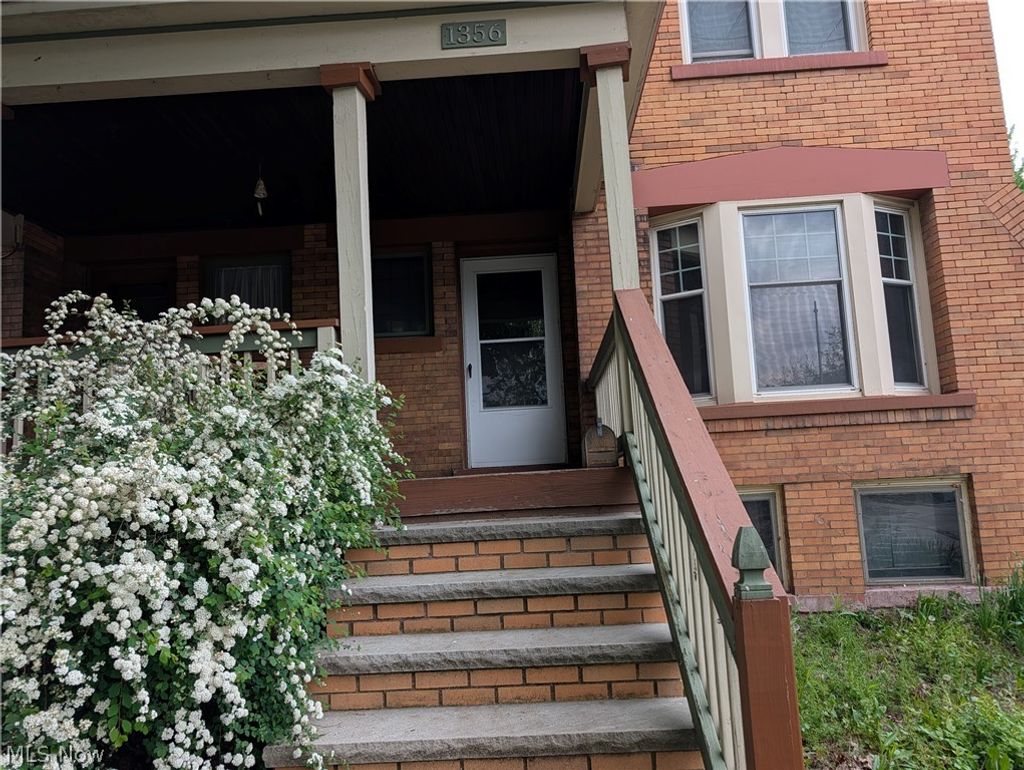 Photo of 1356 W 112th Street, Cleveland, OH 44102 (MLS # 5208730)