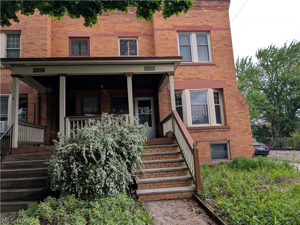 Photo of 1356 W 112th Street, Cleveland, OH 44102 (MLS # 5208730)