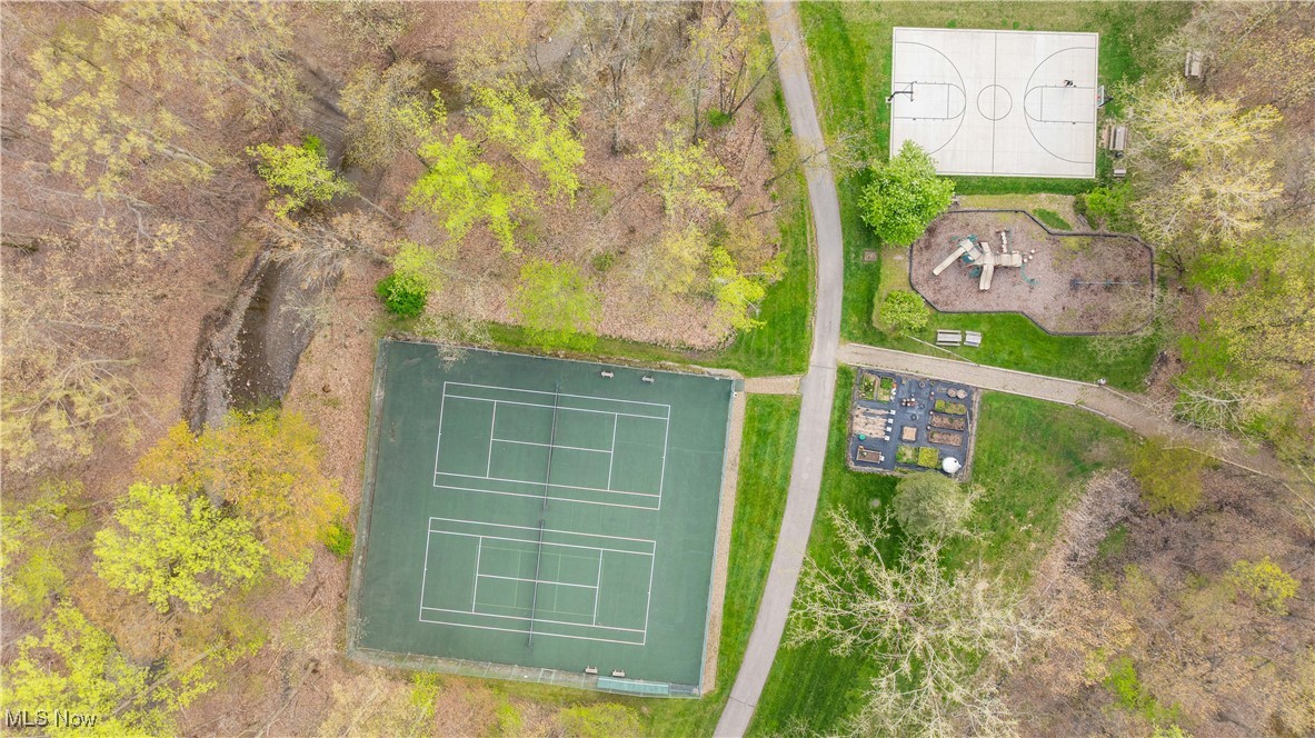 17653 Falling Leaves Road, Strongsville, Ohio image 47
