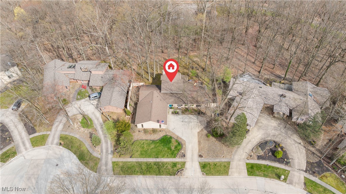 17653 Falling Leaves Road, Strongsville, Ohio image 2
