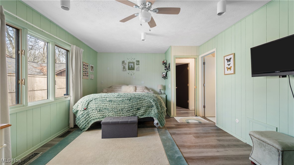 17653 Falling Leaves Road, Strongsville, Ohio image 28