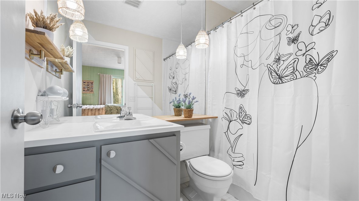 17653 Falling Leaves Road, Strongsville, Ohio image 32