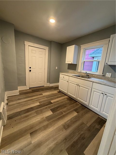 Tiny photo for 1332 Highbrook Street, Akron, OH 44301 (MLS # 5187621)