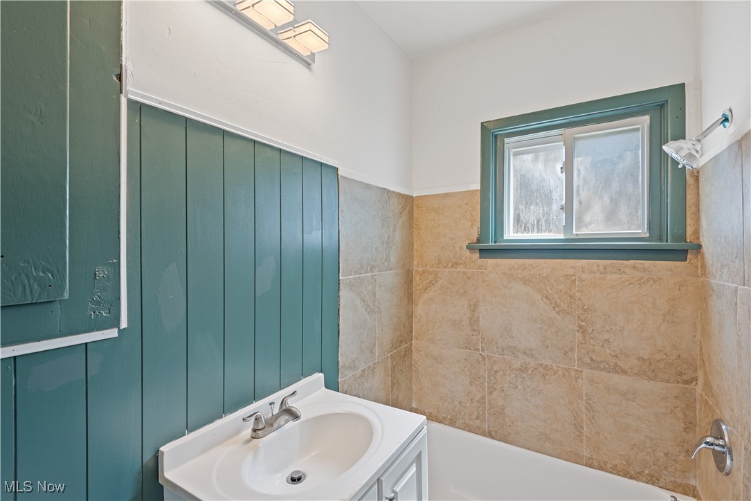 H L Morgans - Residential