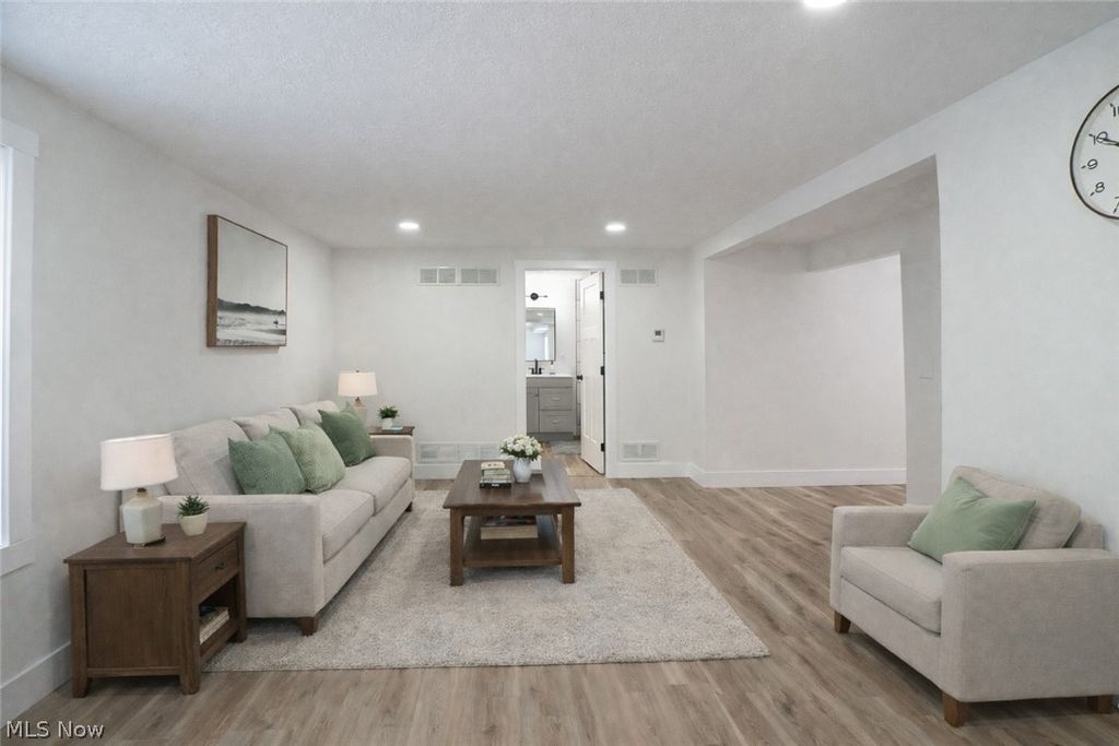 Photo of 1038 Dell Circle NW, North Canton, OH 44720 (MLS # 5185594)