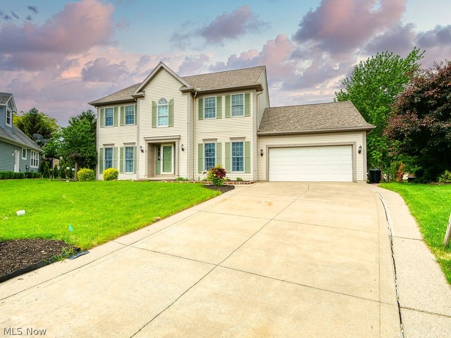 A beautiful home with plenty of room to grow!  This open concept 4 bedroom home is perfect for the growing family or someone who loves to entertain. Sitting on an amazing lot on a cul-de-sac, you won't have to worry about traffic or noise. Step inside and you will find all kinds of updates.  Beautiful flooring and a kitchen that's open into the living area.  The living area also features a wood/gas fireplace and bar area. Step out that back door onto your patio overlooking an amazing yard.  Upstairs you'll find 4 bedrooms including a huge master suite.  Move right into one of the most coveted neighborhoods in Strongsville. Close to shopping but set back in a quiet, private neighborhood.   New flooring throughout the first floor, new carpet throughout the second floor, new roof, new appliances, and fresh paint thorughout!  This home has so much to offer, bring your personal touch and make this your forever home.