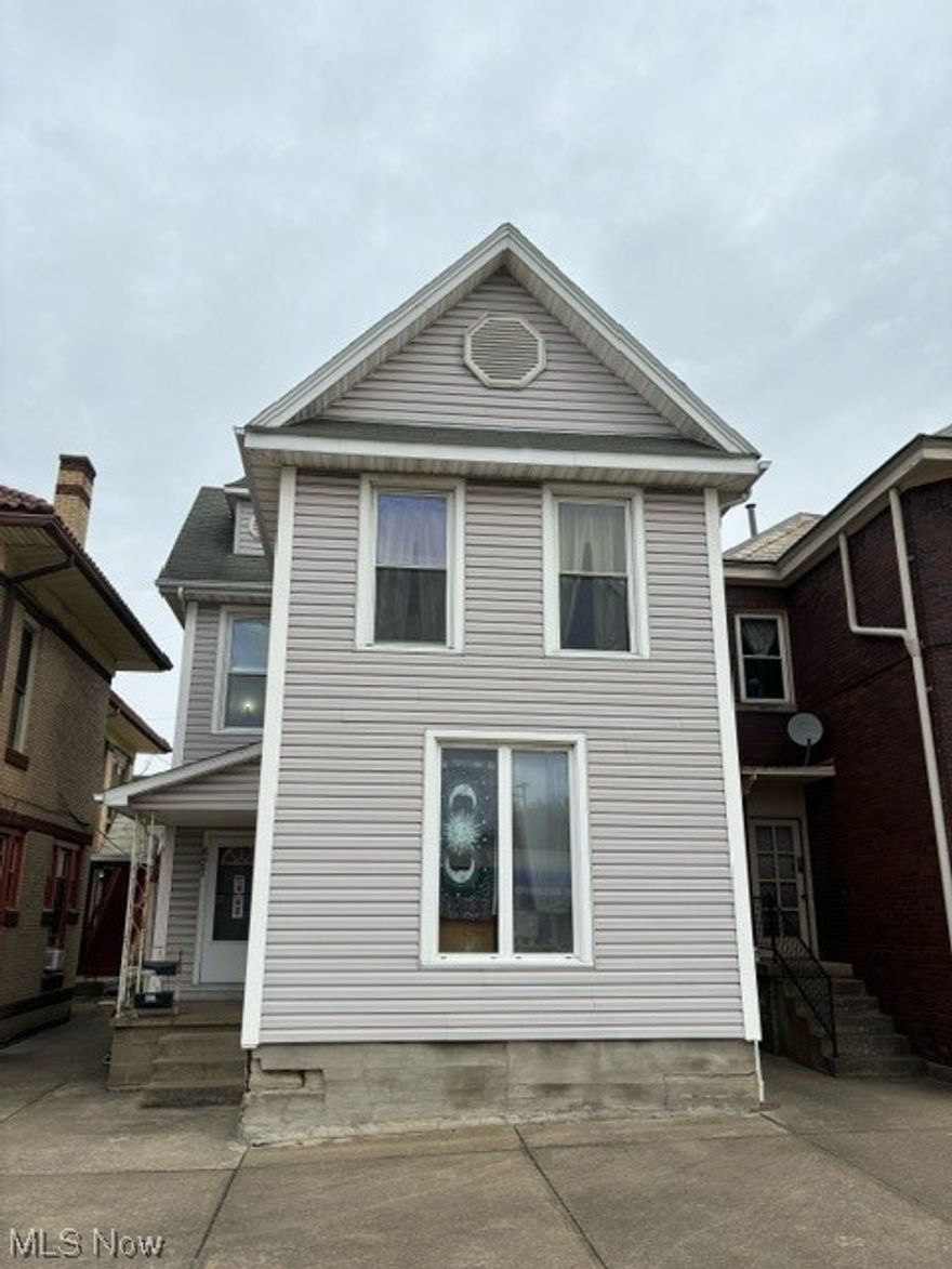 2 BR apt down 1 BR up great rental history, 24 hour notice for showings.