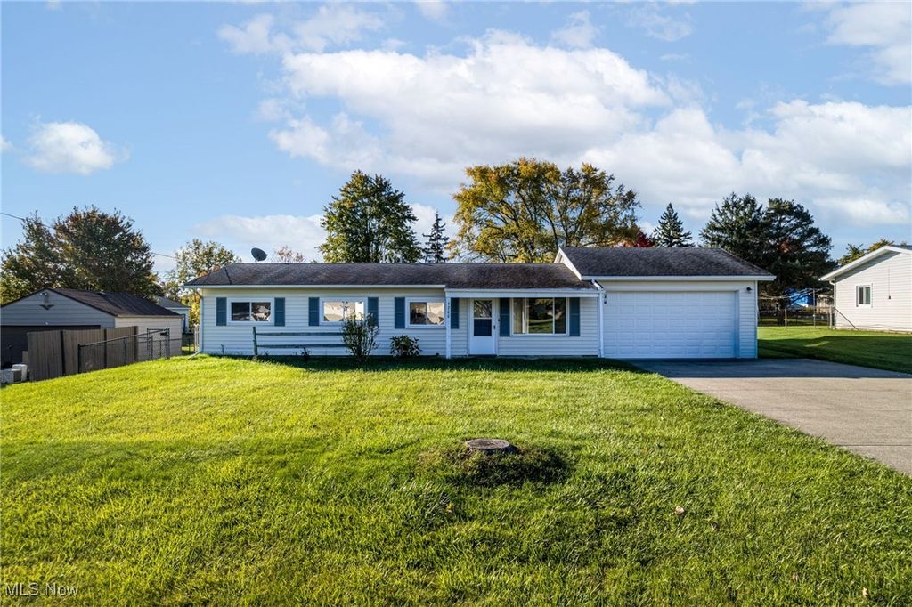 Photo of 4200 Raymond Drive, Brunswick, OH 44212 (MLS # 5168175)