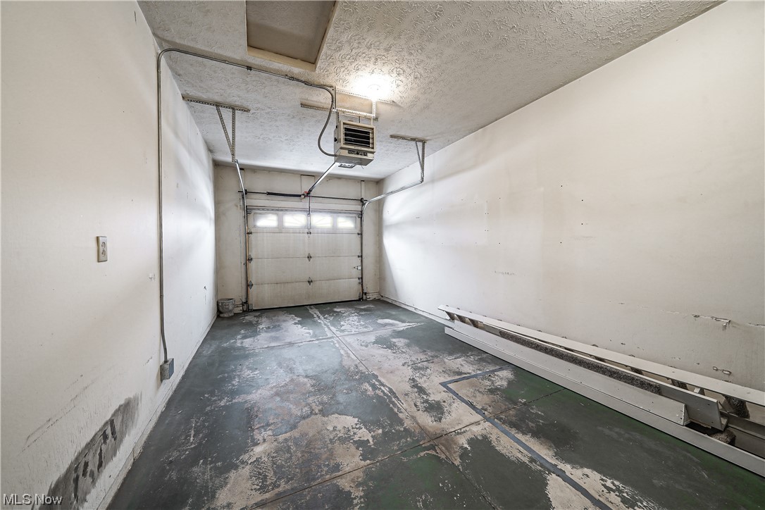 Mill Run Condos - Residential