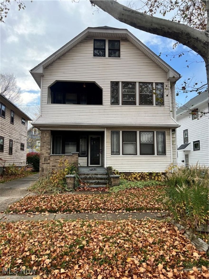 This charming multi-unit home is ideal for investors looking to expand their portfolio in Cleveland’s Northeast side. Nestled in a quiet residential area, this property offers easy access to highways, shopping, and is just minutes from Lake Erie. With its solid structure and potential for modern updates, this property is perfect for a rental or a fix-and-flip. Don’t miss out on this affordable investment in a growing market!