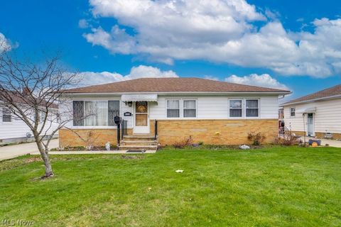 7295 Oakwood Road Parma OH 44130