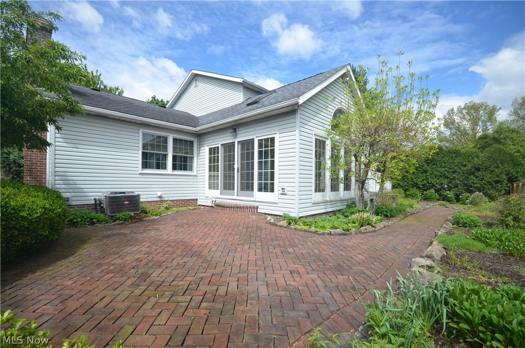 Photo of 487 Dunbar Road, Tallmadge, OH 44278 (MLS # 5209638)