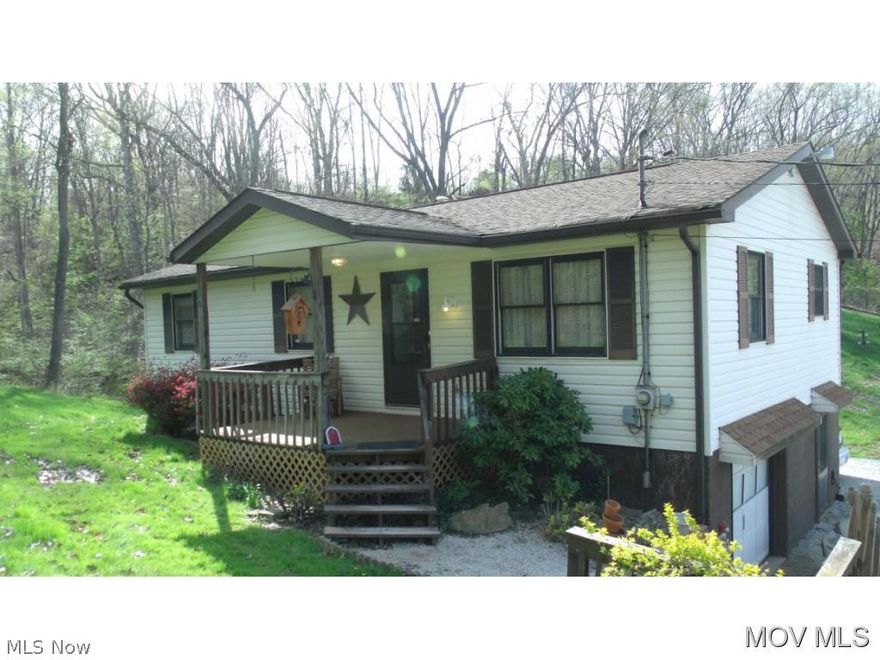 Main house, new roof 2004, new roof on sun room 2015, 11x17 utility shed built in 1993, new HVAC 2014. Motivated sellers, excellent condition!  Elem: Gihon Elementary School  Elem/Bus: Y  JrHigh: Blennerhasset Jr. High School  JrHigh/Bus: Y  High: Parkersburg South High  High/Bus: Y  Fire: VOL  Police: CTY  PossFreeGas: N  ;SQFT=Fin L1:1492, Fin Bsmt:429, Fin Above:1492, Fin Total:1921, Unfin Bsmt:763, Unfin Above:763, Unfin Total:Y;GAR= Heated, Opener(s)