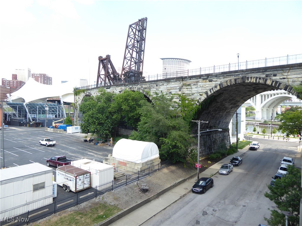 Stonebridge Plaza - Residential