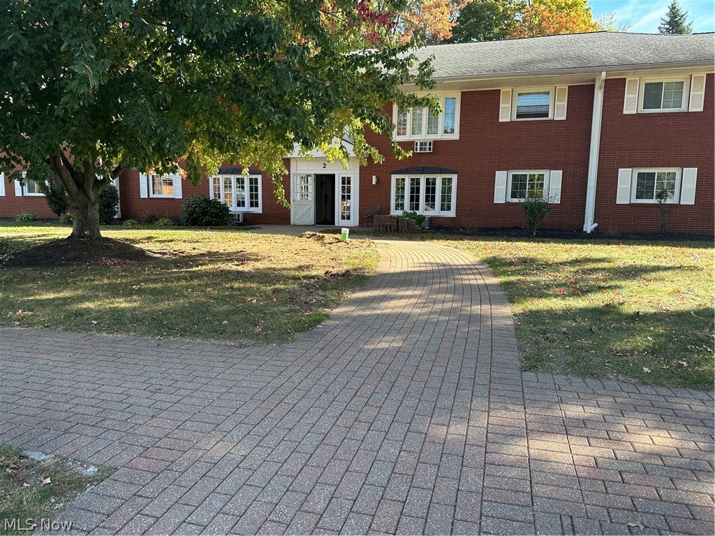2 Meadowlawn Drive 7