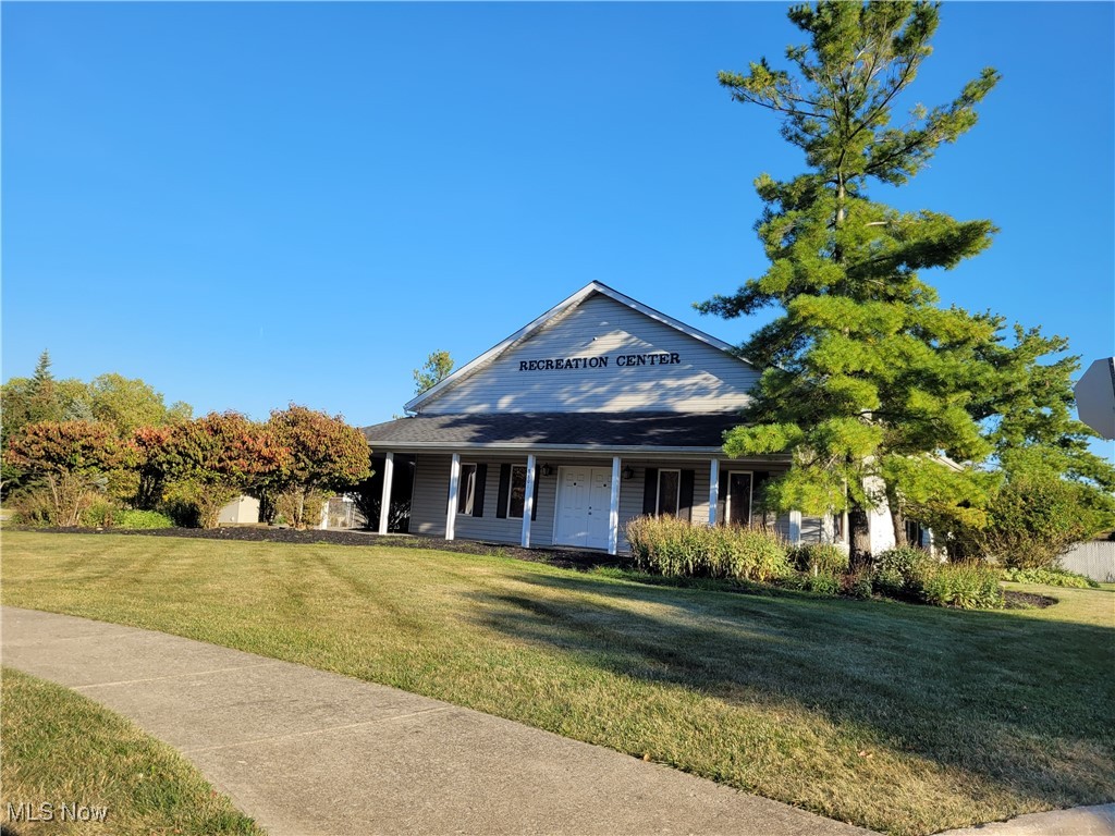 Building S/The Cts/Country Lake - Residential