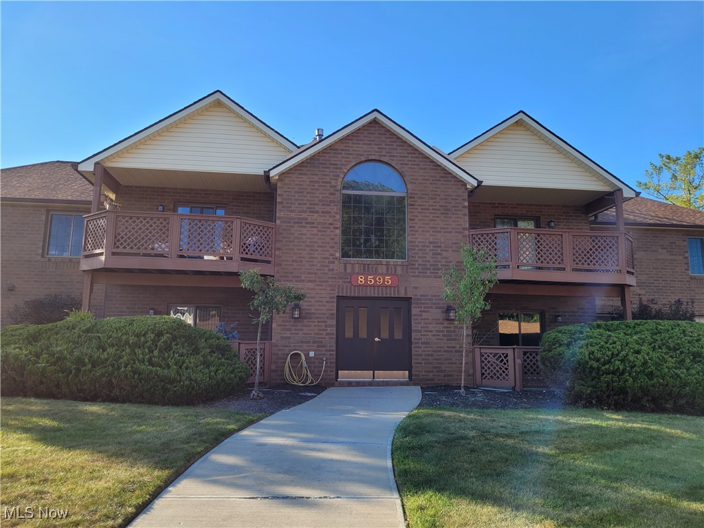 Enjoy the ease of first floor living in this ranch style condominium located in the sought after community of Country Lakes. This spacious unit features an expansive living room with gas fireplace, tray ceiling and sliders that lead to an extended covered patio. The large dining room with storage closets and galley kitchen with breakfast bar provide ample space for cooking and entertaining. Off the kitchen you will find the convenient utility room with furnace, washer/dryer and utility sink. The large primary bedroom incudes an in-suite full bathroom, walk-in closet and large linen closet. Plus a roomy second bedroom and full bath off the living room. Community amenities include a pool, recreation center, playground, basketball and tennis/pickleball courts plus acres of beautiful grounds, trees and lake. Conveniently located with easy access to freeway, shopping, dining, Metroparks and the award-winning Brecksville-Broadview Heights schools.