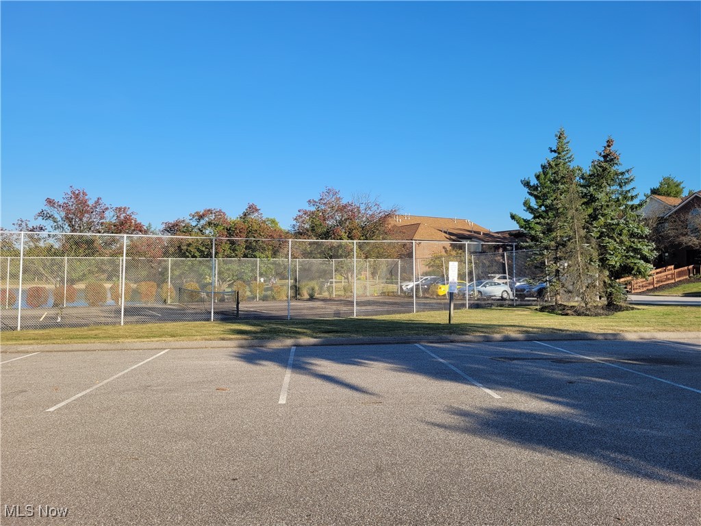 Building S/The Cts/Country Lake - Residential
