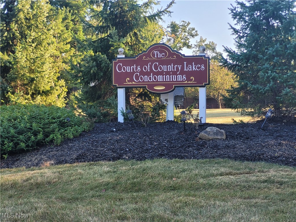 Building S/The Cts/Country Lake - Residential