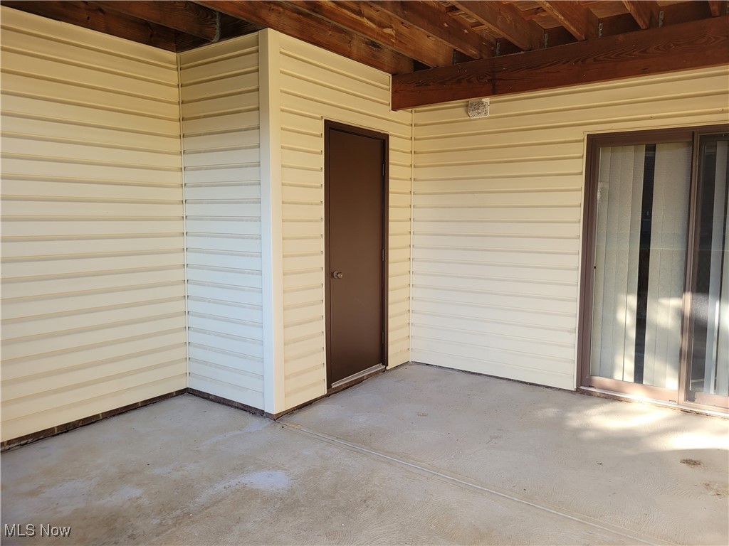 Building S/The Cts/Country Lake - Residential