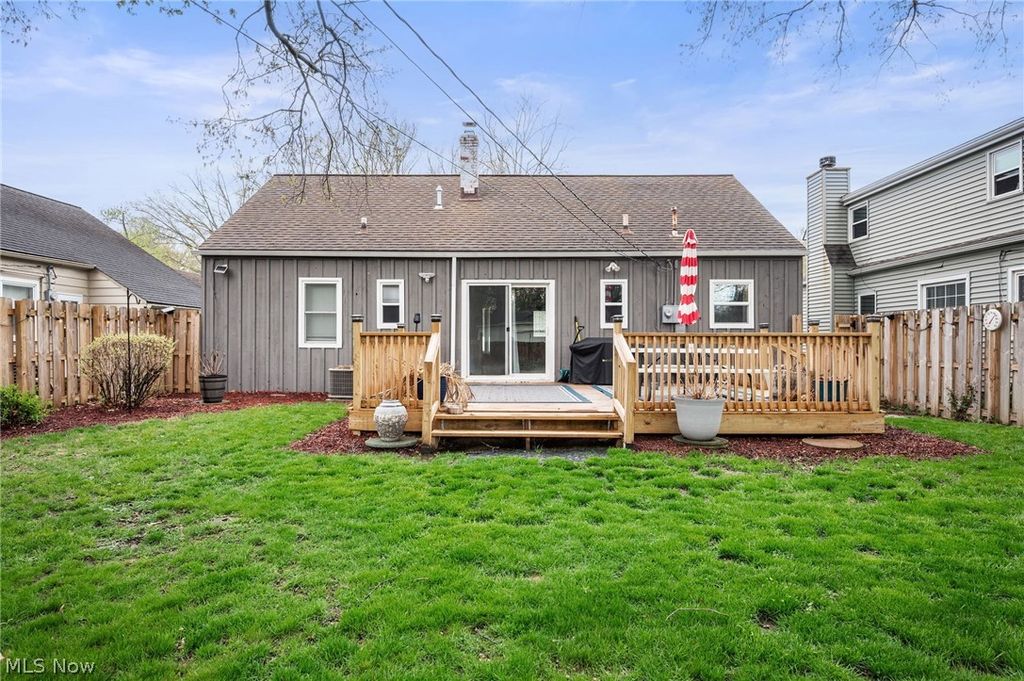 Photo of 121 Beck Road, Avon Lake, OH 44012 (MLS # 5201898)