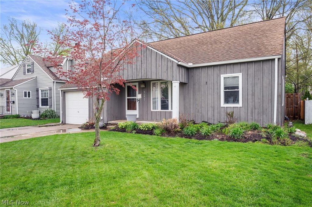 Photo of 121 Beck Road, Avon Lake, OH 44012 (MLS # 5201898)