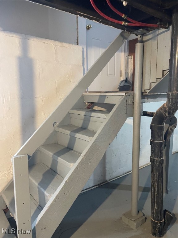 Cuyahoga Falls, Ohio 44221, United States, 3 Bedrooms Bedrooms, ,1 BathroomBathrooms,Residential,Pending,31085