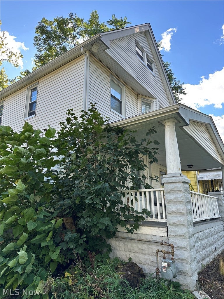 3313 E 121st Street