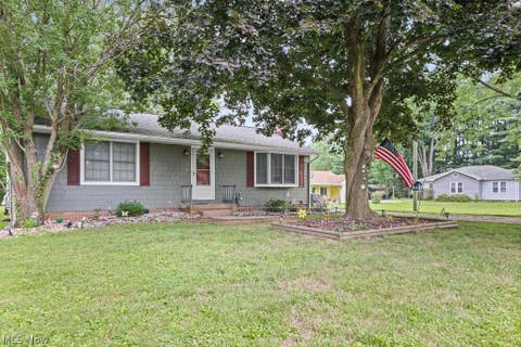Homes For Sale - 306 E Beech Street<br/> Alliance, OH 44601