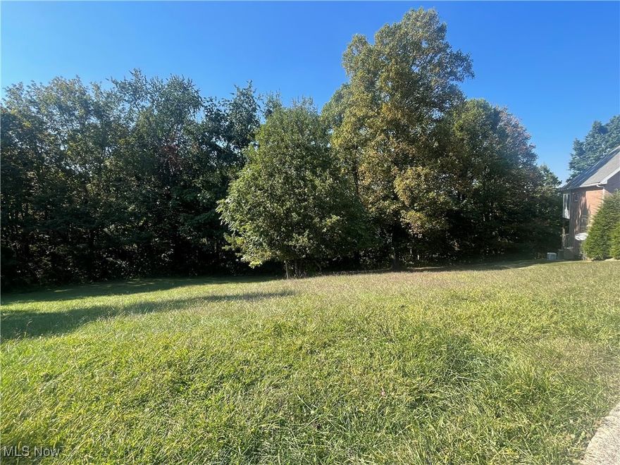 An Pointe West "OHIO Riverside Community" Has a few single-family residential available! Utilities stubbed and available at the site
Time to BUILD your Dream Home!