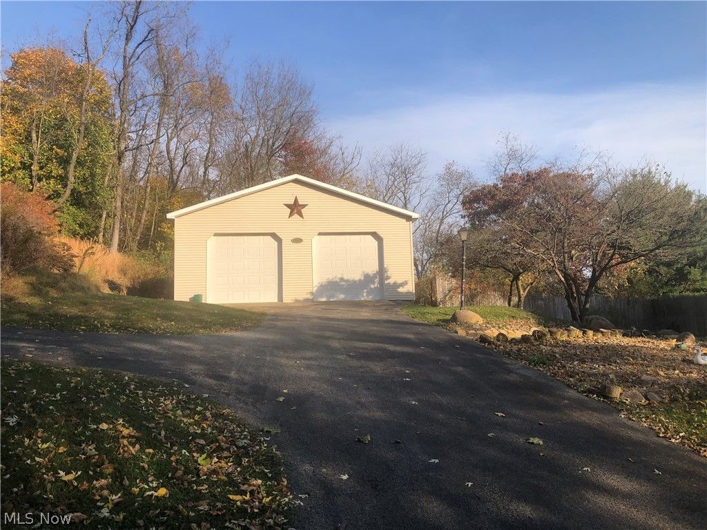 Photo of 305 Gardendale Street, East Liverpool, OH 43920 (MLS # 5196607)