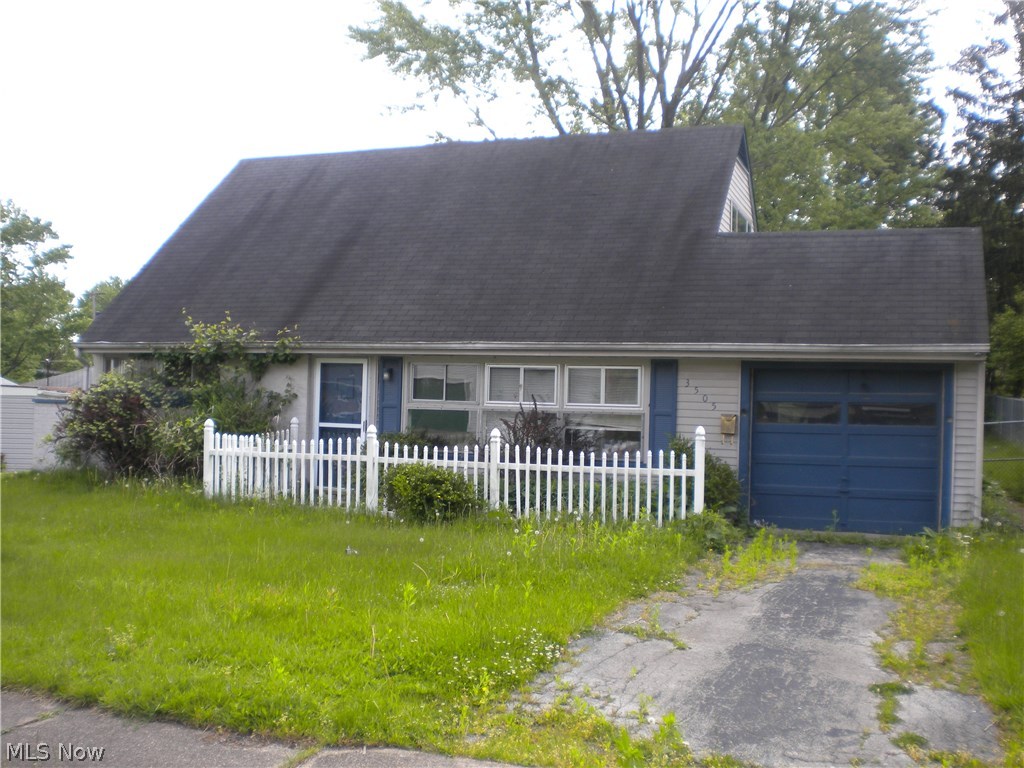 Colonial 02 - Residential