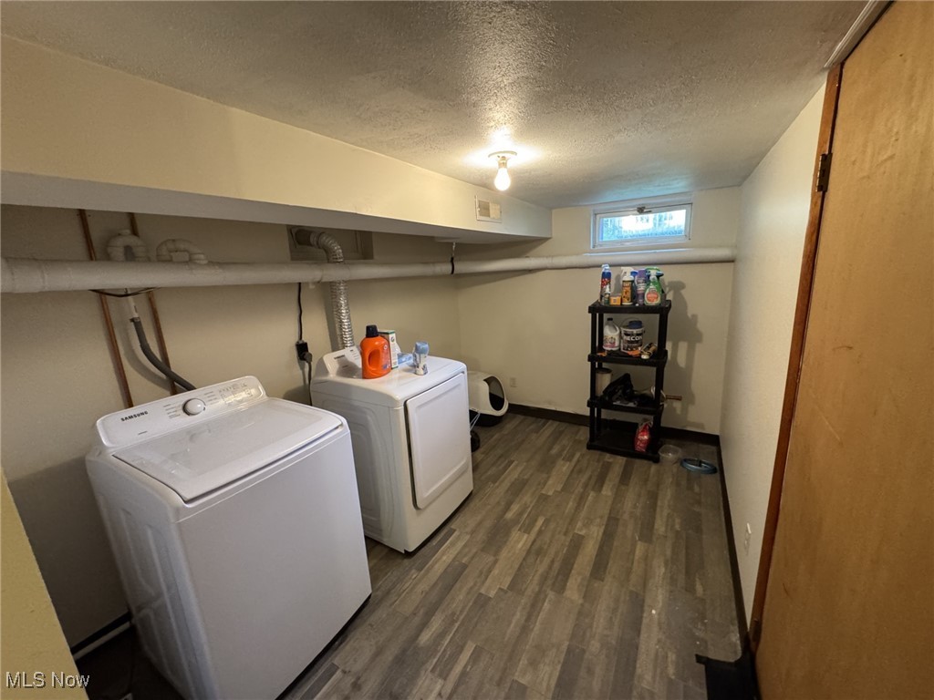 Parkersburg, West Virginia 26101, United States, 3 Bedrooms Bedrooms, ,1 BathroomBathrooms,Residential,Contingent,185340