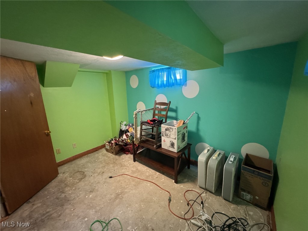 Parkersburg, West Virginia 26101, United States, 3 Bedrooms Bedrooms, ,1 BathroomBathrooms,Residential,Contingent,185340