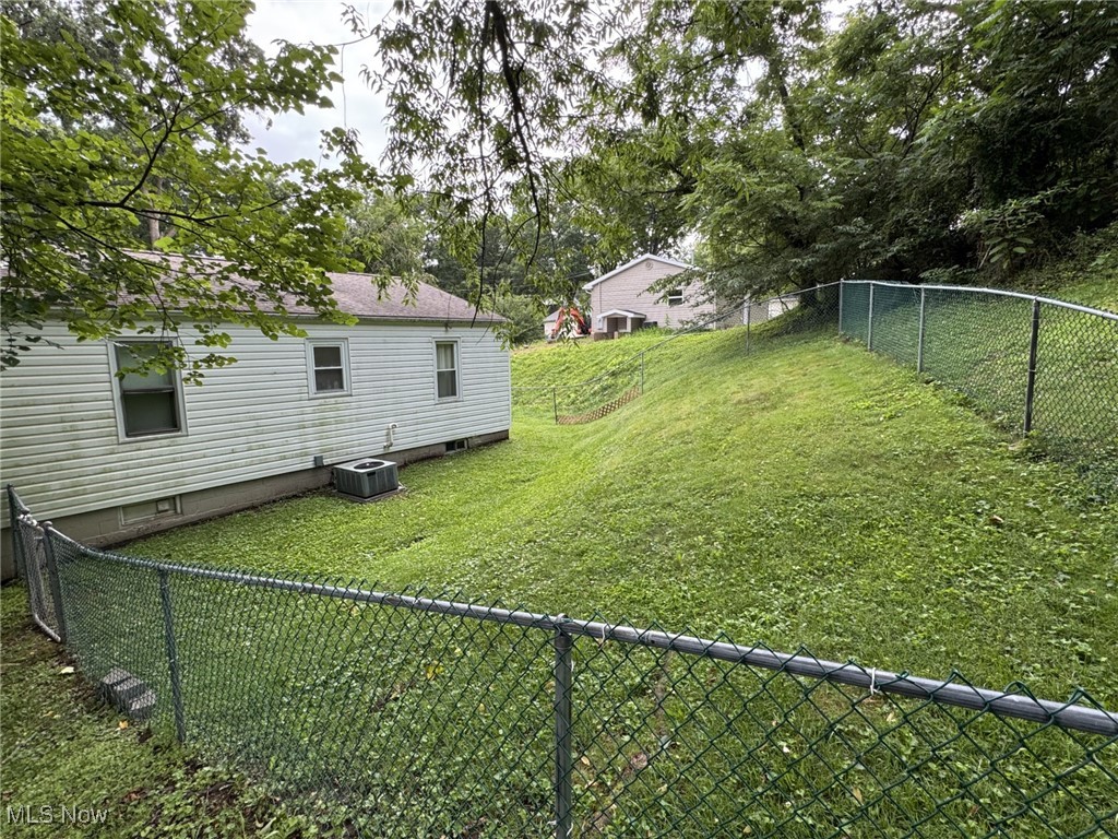 Parkersburg, West Virginia 26101, United States, 3 Bedrooms Bedrooms, ,1 BathroomBathrooms,Residential,Contingent,185340