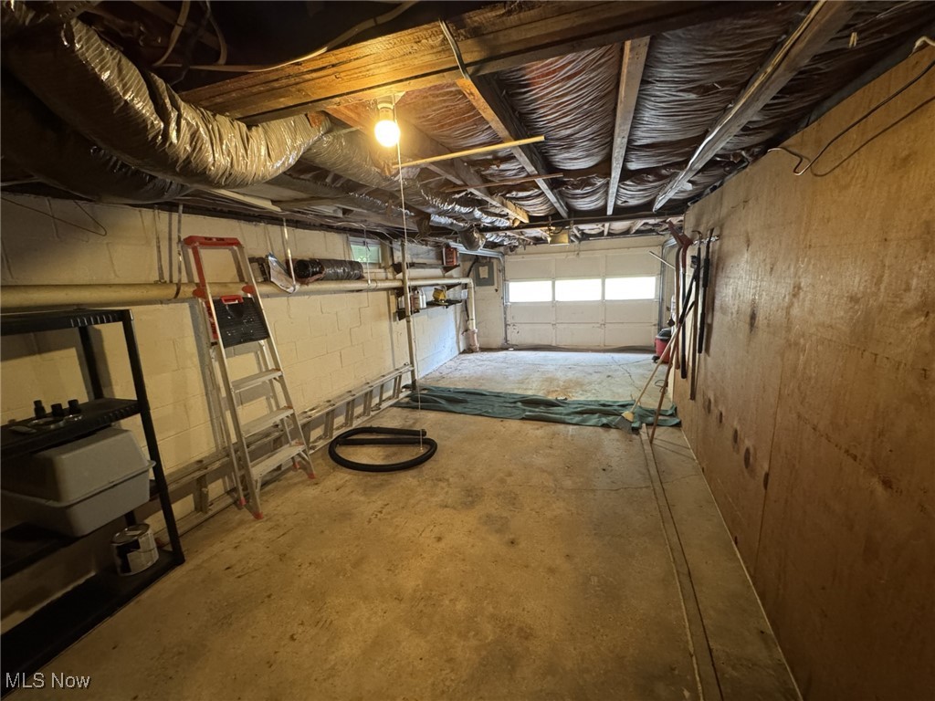 Parkersburg, West Virginia 26101, United States, 3 Bedrooms Bedrooms, ,1 BathroomBathrooms,Residential,Contingent,185340