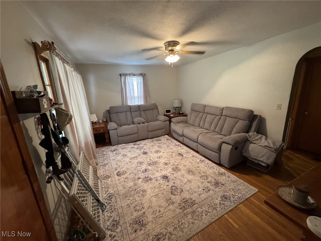 Parkersburg, West Virginia 26101, United States, 3 Bedrooms Bedrooms, ,1 BathroomBathrooms,Residential,Contingent,185340