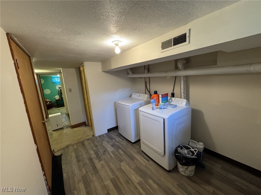 Parkersburg, West Virginia 26101, United States, 3 Bedrooms Bedrooms, ,1 BathroomBathrooms,Residential,Contingent,185340