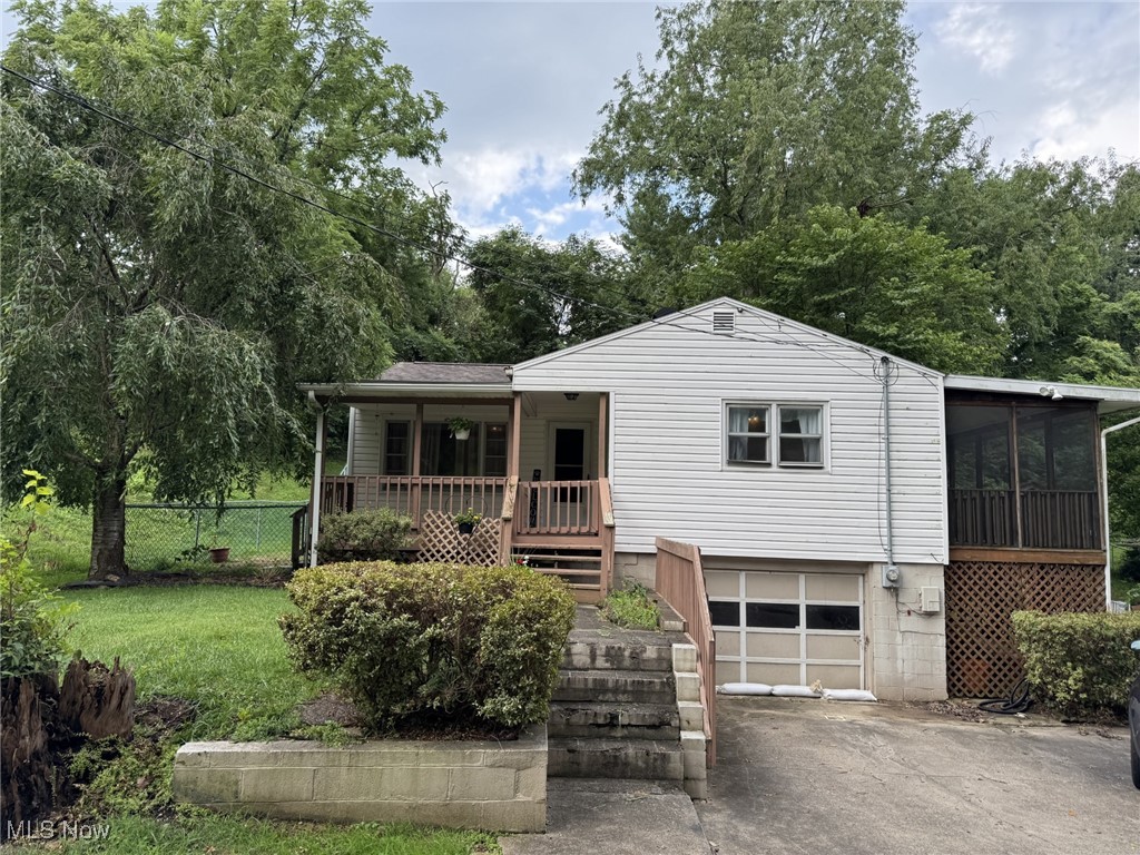 Parkersburg, West Virginia 26101, United States, 3 Bedrooms Bedrooms, ,1 BathroomBathrooms,Residential,Contingent,185340