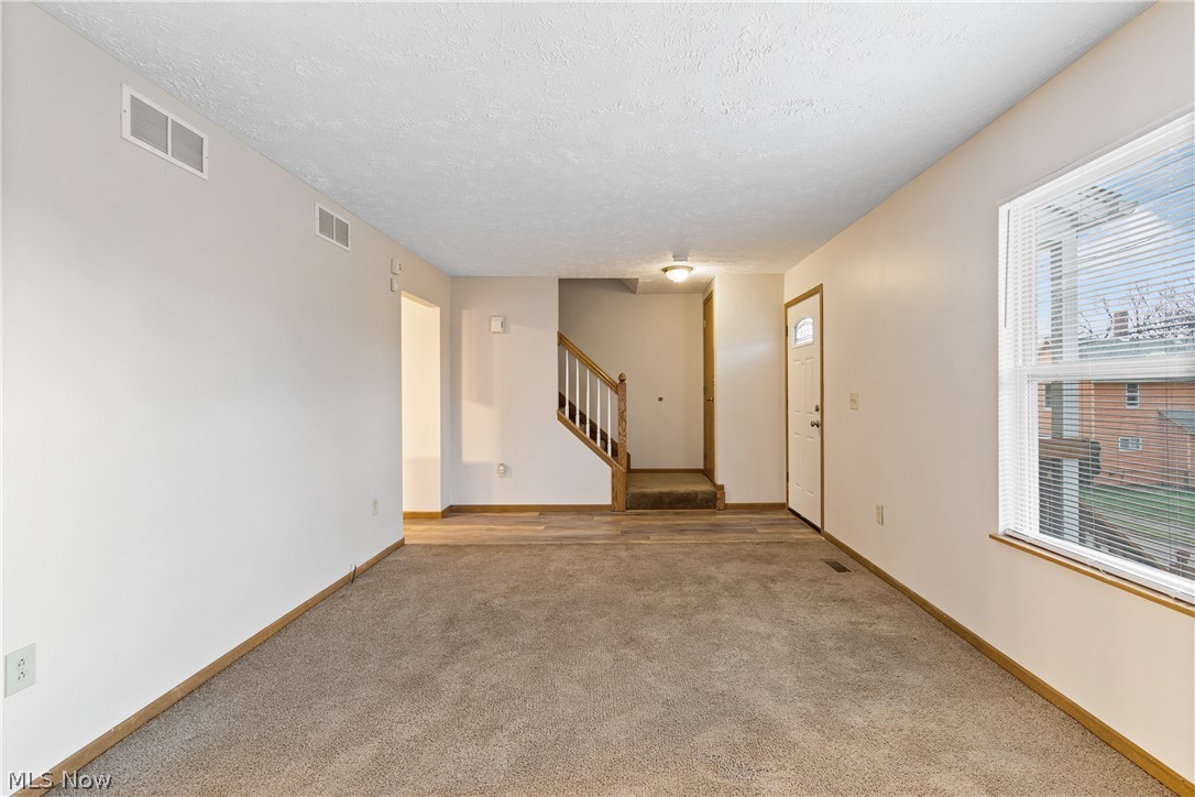 103 W Crosier Street