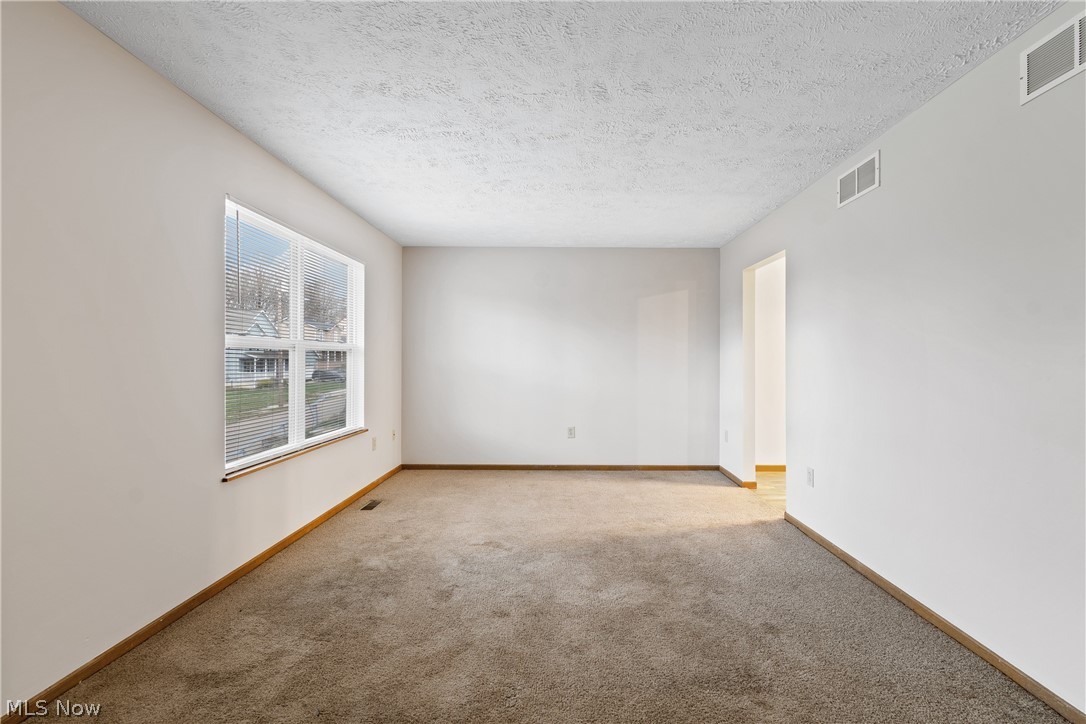 103 W Crosier Street