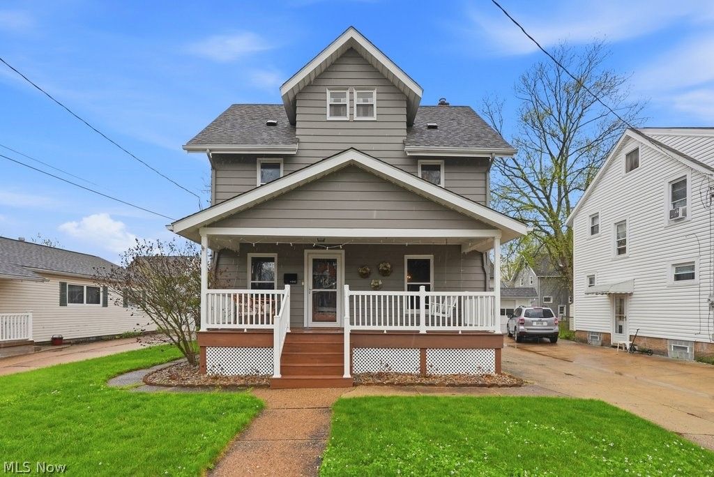 Photo of 1642 10th Street, Cuyahoga Falls, OH 44221 (MLS # 5202069)